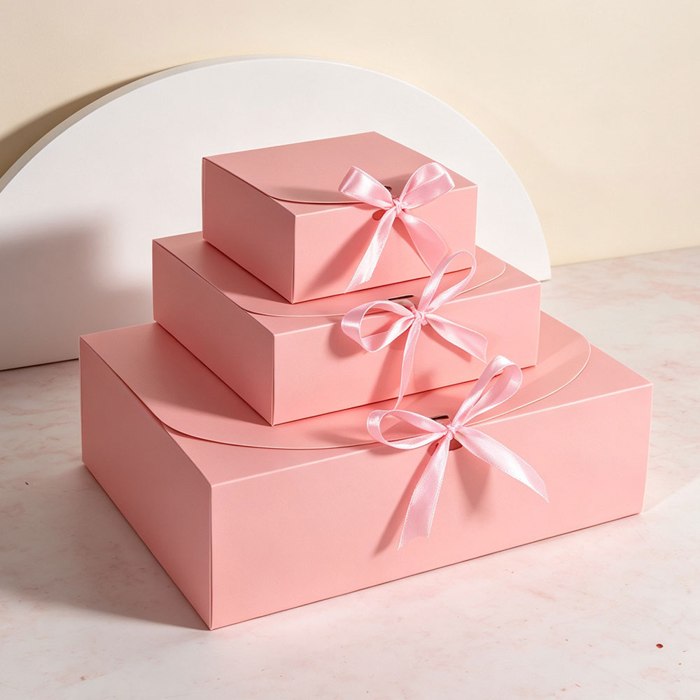 5個入り、おしゃれなピンク色のギフトボックス。サテンリボン付 - Event Party Box のレビューと価格